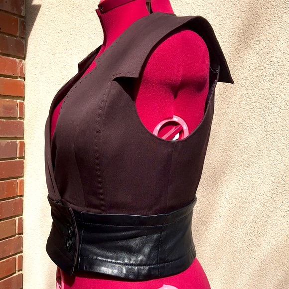 A designer piece. Sleeveless transformer dress. - Picture 11 of 13